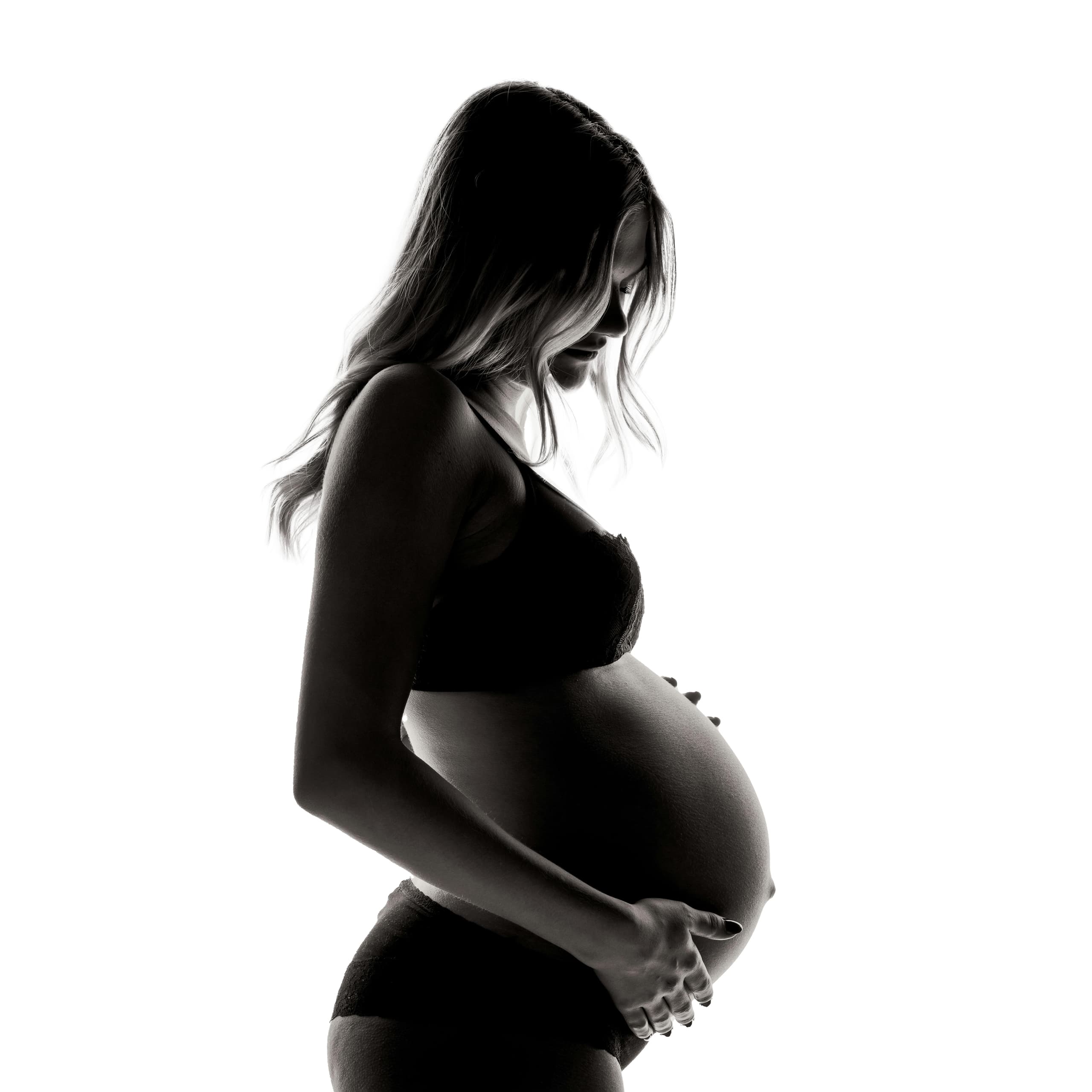 Dramatic black and white maternity silhouette portrait Fotkaplus Edinburgh
